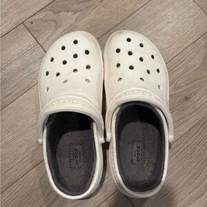 CROCS with fur line